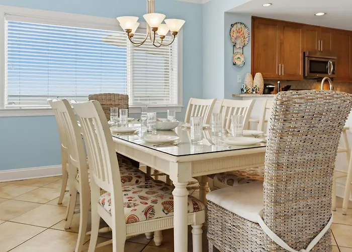 Oceanview 3br3ba With Rooftop Pool, Balcony, And Ocean & Bay Views Holiday home