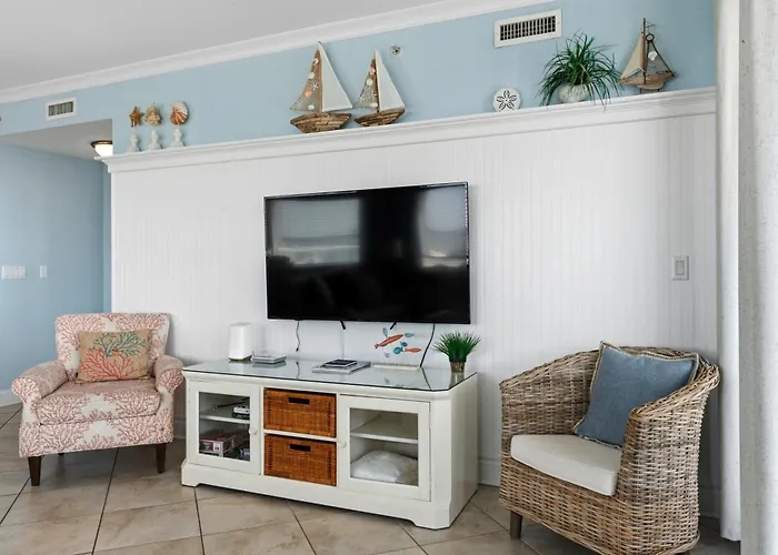 Holiday home Oceanview 3br3ba With Rooftop Pool, Balcony, And Ocean & Bay Views