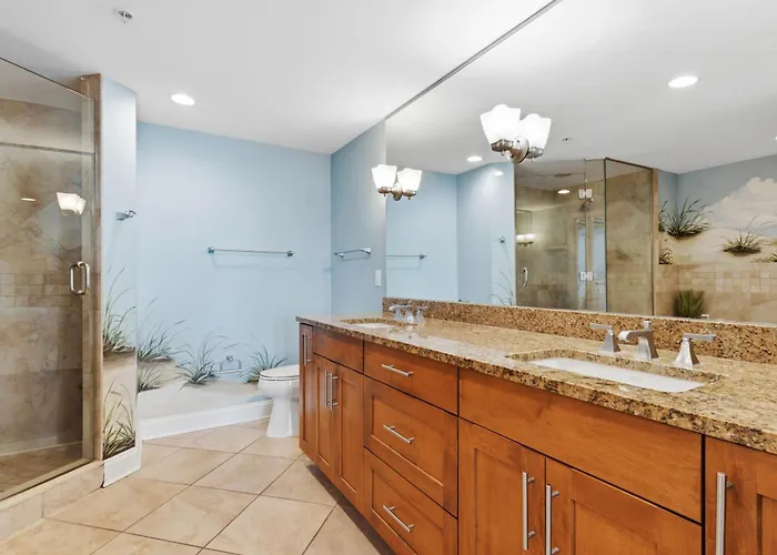 Holiday home Oceanview 3br3ba With Rooftop Pool, Balcony, And Ocean & Bay Views *