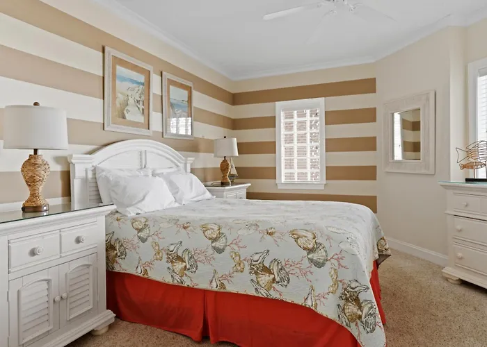 Oceanview 3br3ba With Rooftop Pool, Balcony, And Ocean & Bay Views