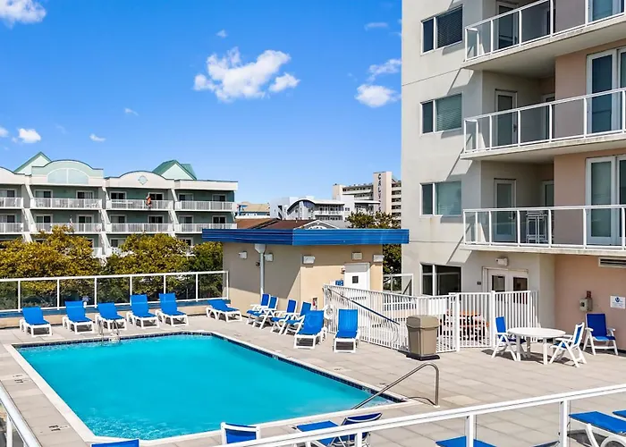 Holiday home Oceanview 3br3ba With Rooftop Pool, Balcony, And Ocean & Bay Views