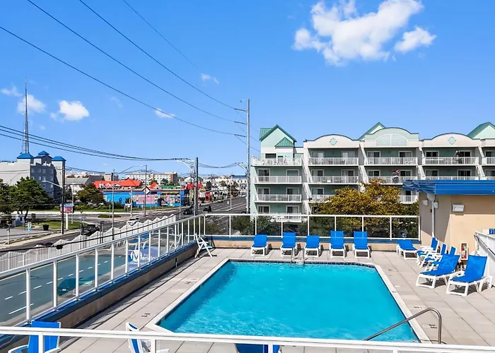 Oceanview 3br3ba With Rooftop Pool, Balcony, And Ocean & Bay Views Holiday home